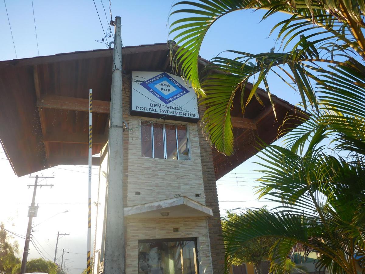 Sobrado Com Piscina Em Condomino Fechado A 150 M Da Praia Caraguatatuba Exteriér fotografie